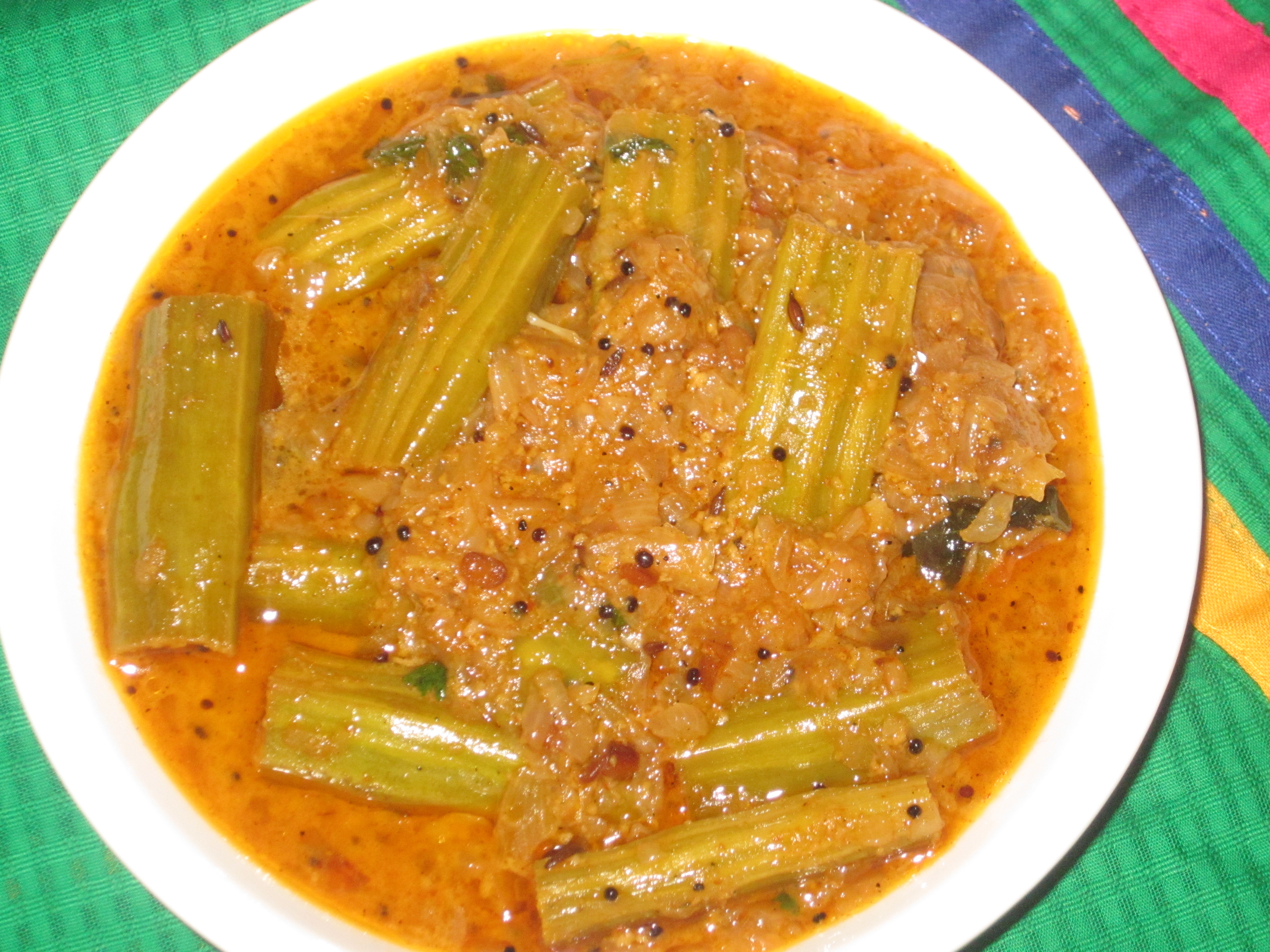 Pala Munnakaya (Drumstick curry with Milk)