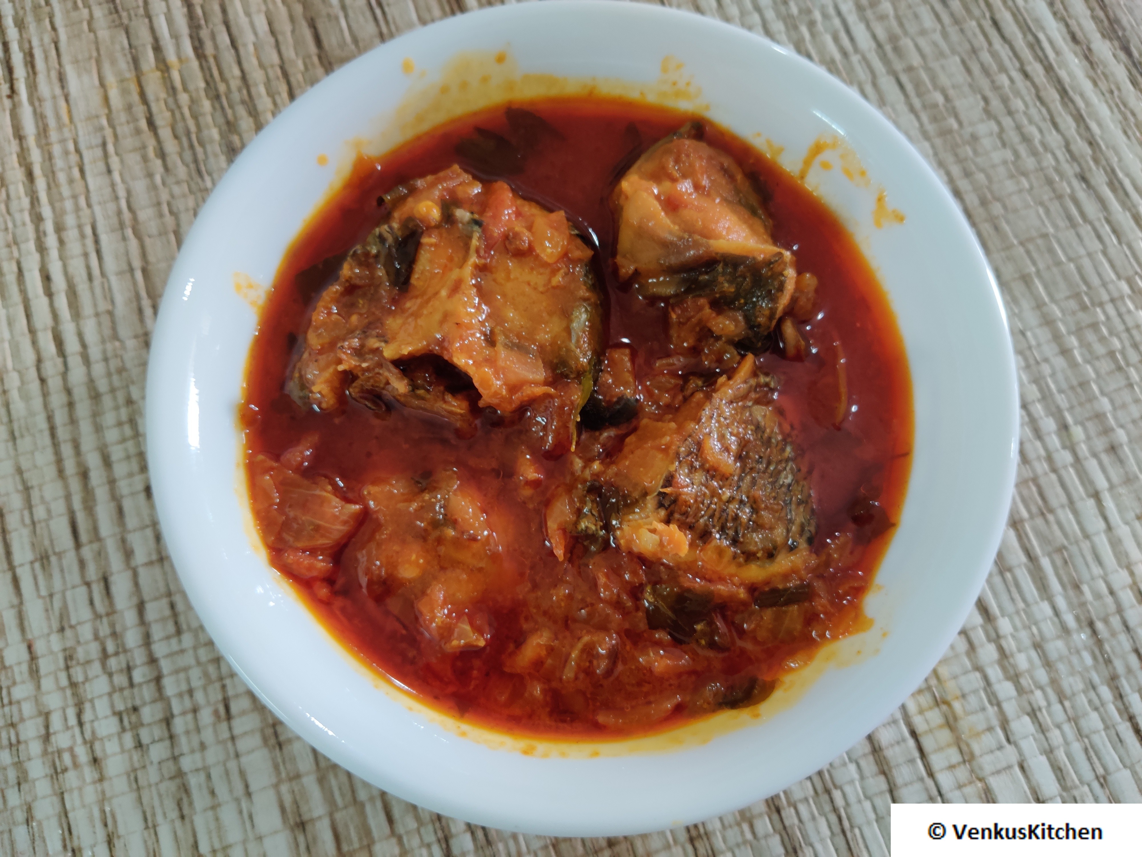 Nellore Fish Curry ( Chinthapandu Pulusu )