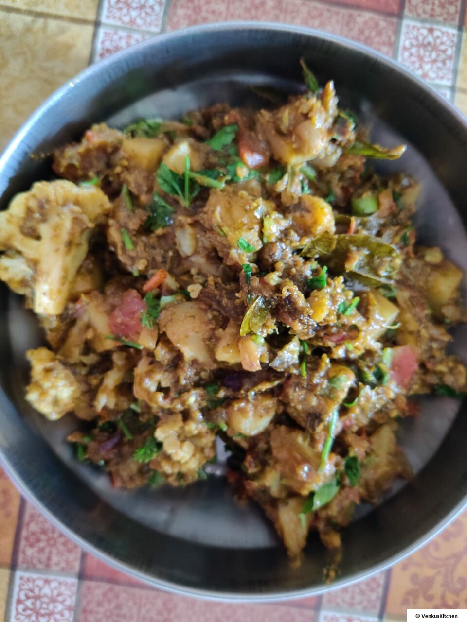 Potato Cauliflower With Sorrel Curry ( Gongura Alu and Cauliflower Curry )