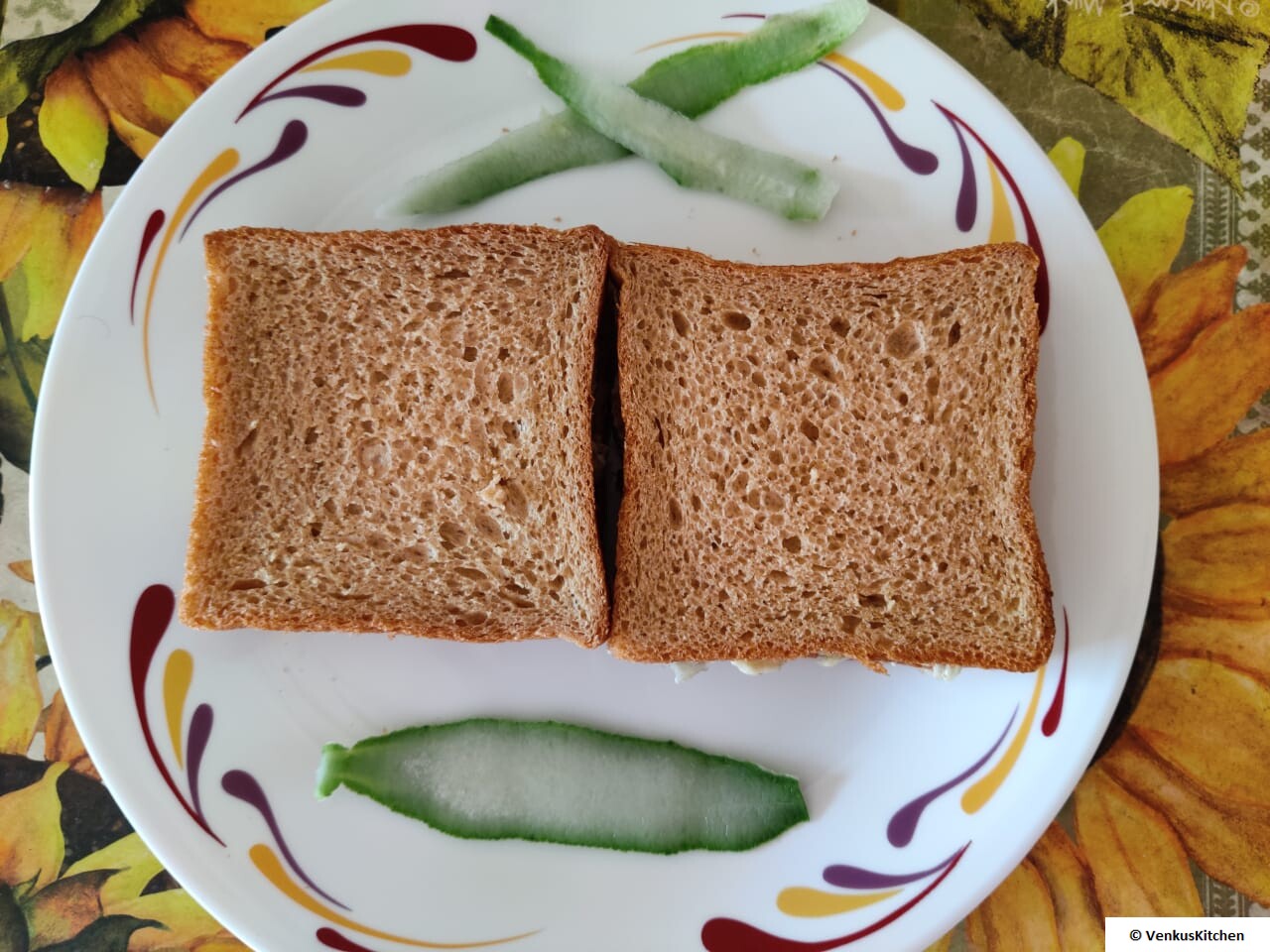 Sandwich with Grated Cucumber